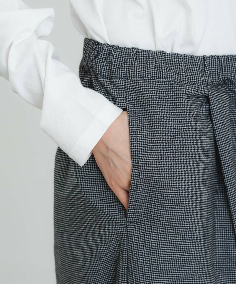 ソフトサーモストレッチタックパンツ | quadro (クオドロ) 公式サイト