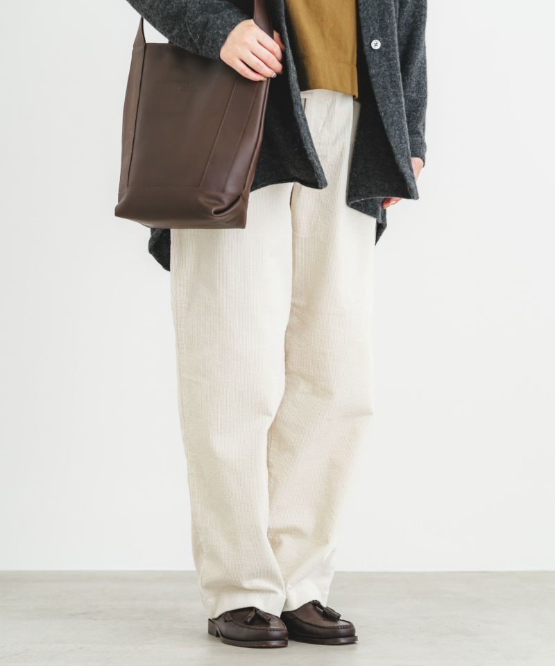 新品*quadroクオドロ タックイージーパンツ　ドロスト　コットンウール　S URBAN RESEARCH DOORS（アーバンリサーチドアーズ） パンツ ドロスト