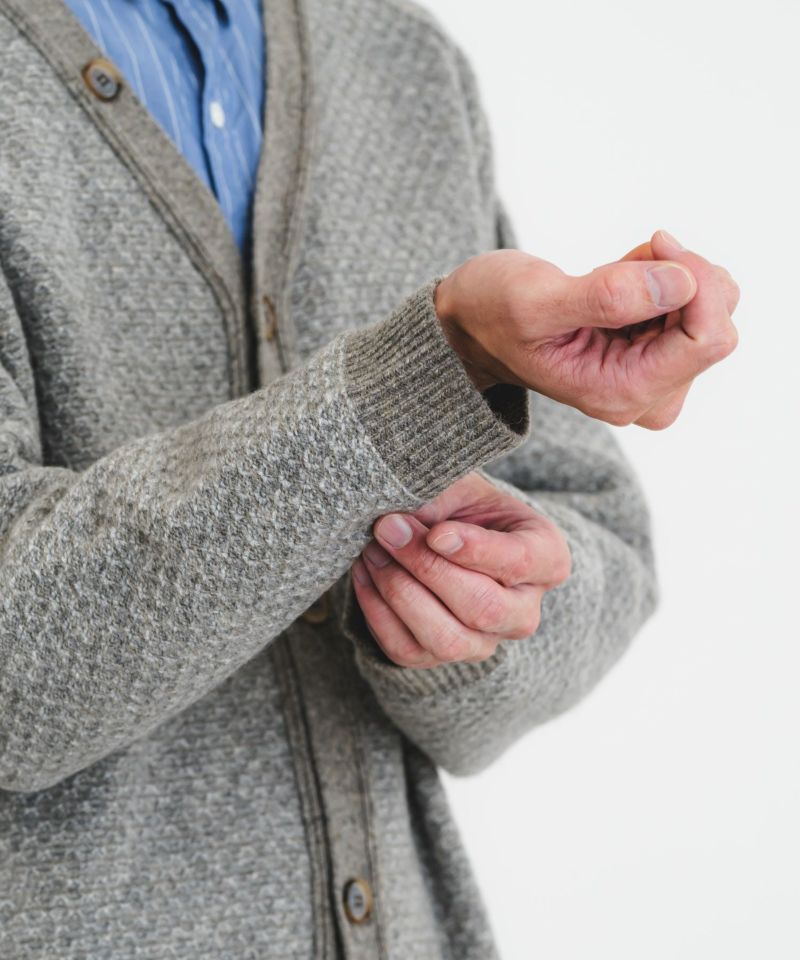 リシェス変形タックVカーディガン | quadro (クオドロ) 公式サイト