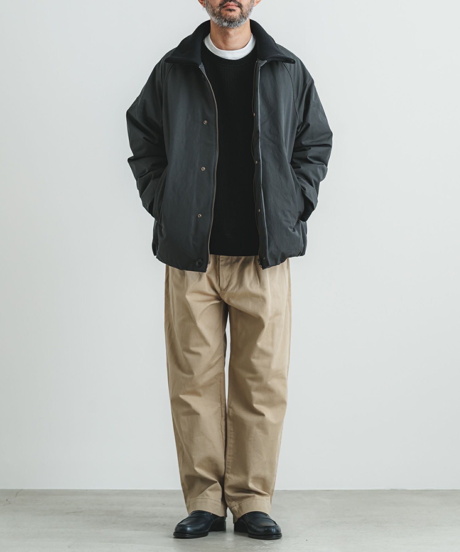 冬のデイリーに寄り添う ― 機能性と“ニュアンス”を兼ねた中綿ブルゾン