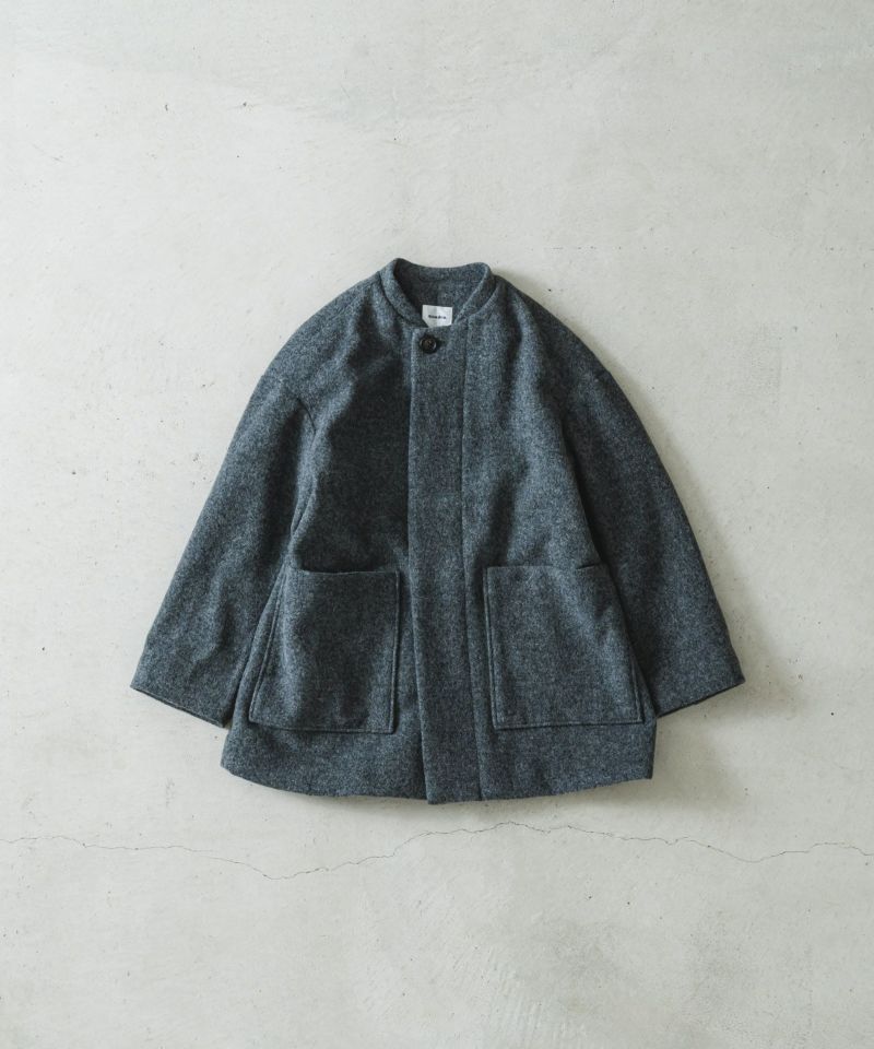 【新品未使用品】タグ付　アーバンリサーチ　ウールモッサショートコート　グレー URBAN RESEARCH（アーバンリサーチ）の「ウールモッサショートコート