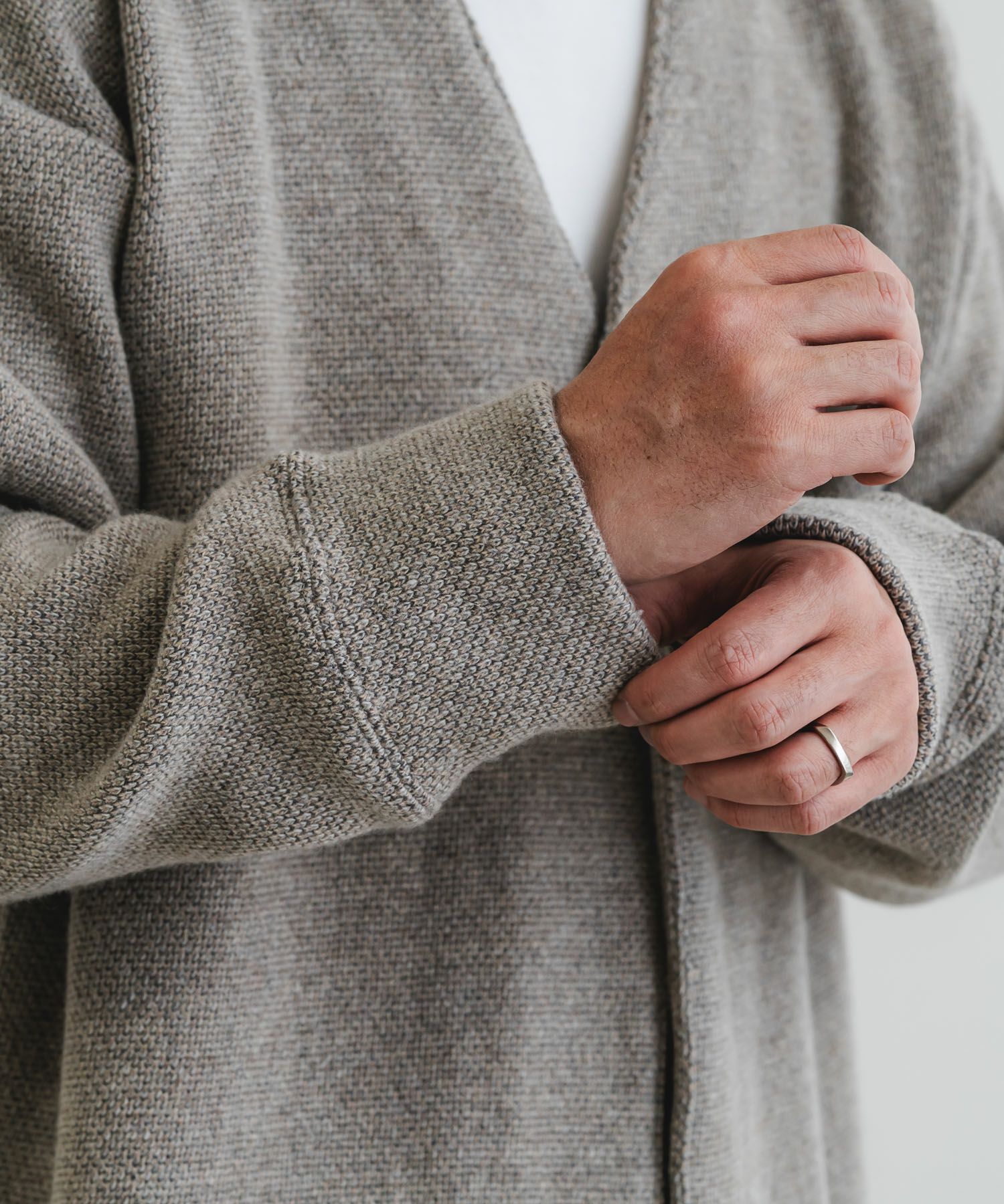 WジャガードONE釦Vカーデ | quadro (クオドロ) 公式サイト