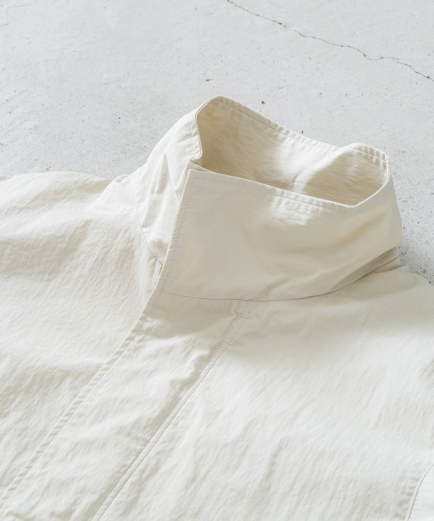 C/Nウェザークロス袖ゴムハイネックブルゾン | quadro (クオドロ) 公式