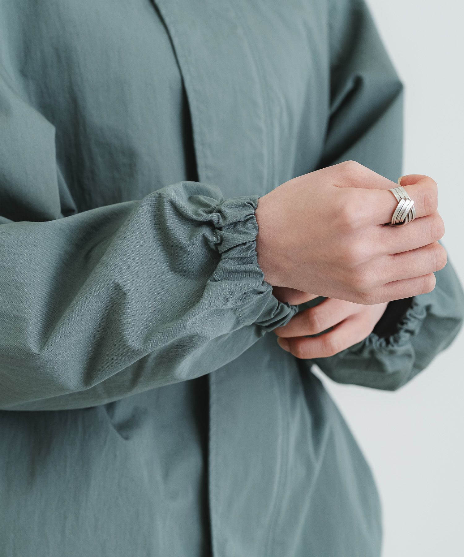 C/Nウェザークロス袖ゴムハイネックブルゾン | quadro (クオドロ) 公式